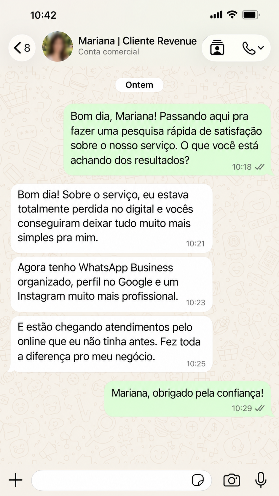 Conversa de WhatsApp com o depoimento de Mariana sobre o serviço da Revenue Marketing